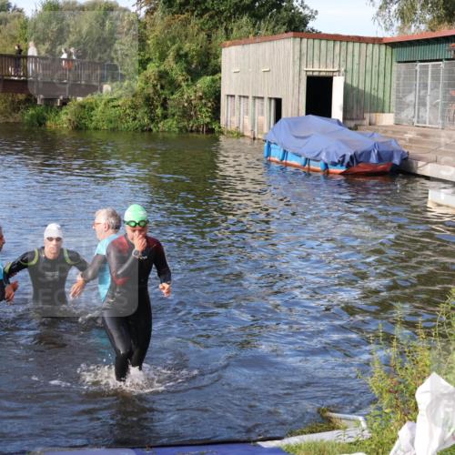 31.08.2025 - Elbe Triathlon Hamburg Luisa Fischer http://msf.ph/oto/8674879 31.08.2025 08:50:52 Schwimmen 284, 389, 443 meine-sportfotos.de