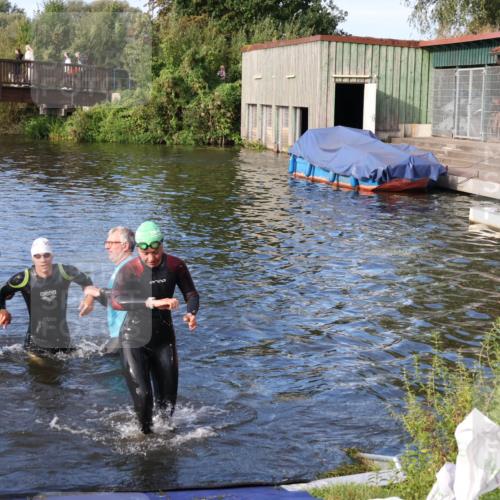 31.08.2025 - Elbe Triathlon Hamburg Luisa Fischer http://msf.ph/oto/8674880 31.08.2025 08:50:52 Schwimmen 284, 389, 443 meine-sportfotos.de
