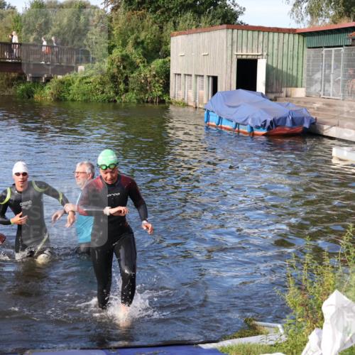 31.08.2025 - Elbe Triathlon Hamburg Luisa Fischer http://msf.ph/oto/8674882 31.08.2025 08:50:52 Schwimmen 284, 389, 443 meine-sportfotos.de