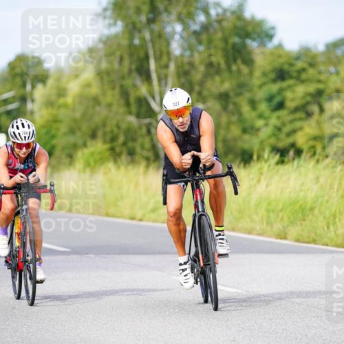 31.08.2025 - Elbe Triathlon Hamburg Michael Burmester http://msf.ph/oto/8674899 31.08.2025 10:17:08 Radfahren 671, 682, 696, 727, 739, 754, 786, 874, 877, 912 meine-sportfotos.de