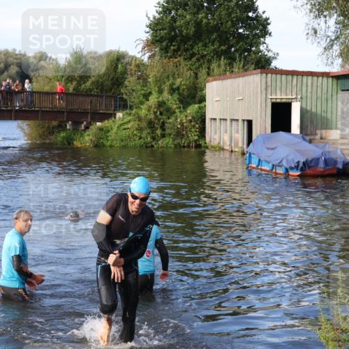 31.08.2025 - Elbe Triathlon Hamburg Luisa Fischer http://msf.ph/oto/8674905 31.08.2025 08:52:43 Schwimmen 378 meine-sportfotos.de