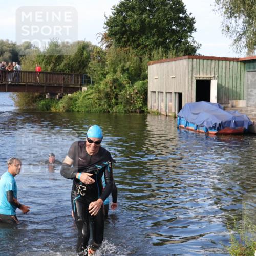 31.08.2025 - Elbe Triathlon Hamburg Luisa Fischer http://msf.ph/oto/8674906 31.08.2025 08:52:44 Schwimmen 378 meine-sportfotos.de