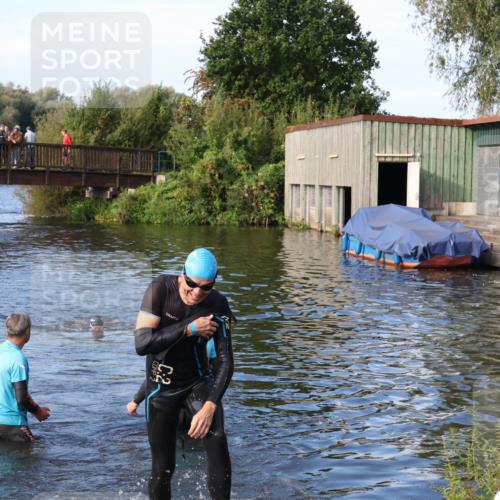 31.08.2025 - Elbe Triathlon Hamburg Luisa Fischer http://msf.ph/oto/8674908 31.08.2025 08:52:44 Schwimmen 378 meine-sportfotos.de