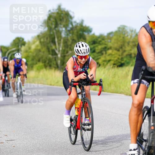 31.08.2025 - Elbe Triathlon Hamburg Michael Burmester http://msf.ph/oto/8674912 31.08.2025 10:17:09 Radfahren 671, 682, 696, 727, 739, 754, 786, 874, 877, 912 meine-sportfotos.de