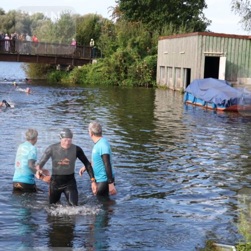 31.08.2025 - Elbe Triathlon Hamburg Luisa Fischer http://msf.ph/oto/8674928 31.08.2025 08:52:56 Schwimmen 372 meine-sportfotos.de