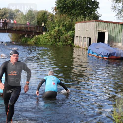 31.08.2025 - Elbe Triathlon Hamburg Luisa Fischer http://msf.ph/oto/8674941 31.08.2025 08:52:59 Schwimmen 372 meine-sportfotos.de