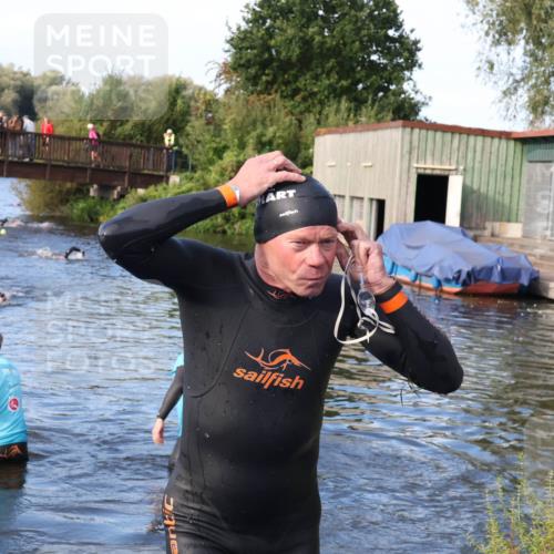 31.08.2025 - Elbe Triathlon Hamburg Luisa Fischer http://msf.ph/oto/8674952 31.08.2025 08:53:01 Schwimmen 372 meine-sportfotos.de