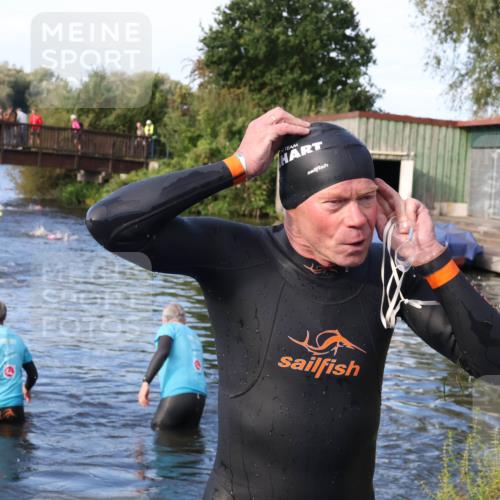 31.08.2025 - Elbe Triathlon Hamburg Luisa Fischer http://msf.ph/oto/8674953 31.08.2025 08:53:01 Schwimmen 372 meine-sportfotos.de