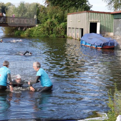 31.08.2025 - Elbe Triathlon Hamburg Luisa Fischer http://msf.ph/oto/8674955 31.08.2025 08:53:13 Schwimmen 551 meine-sportfotos.de