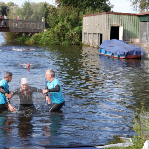 31.08.2025 - Elbe Triathlon Hamburg Luisa Fischer http://msf.ph/oto/8674958 31.08.2025 08:53:13 Schwimmen 551 meine-sportfotos.de