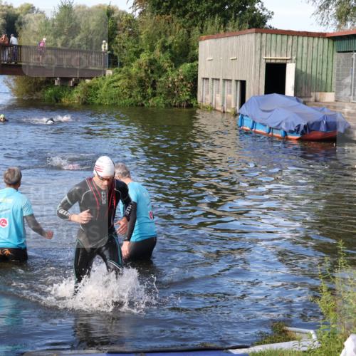 31.08.2025 - Elbe Triathlon Hamburg Luisa Fischer http://msf.ph/oto/8674963 31.08.2025 08:53:14 Schwimmen 551 meine-sportfotos.de