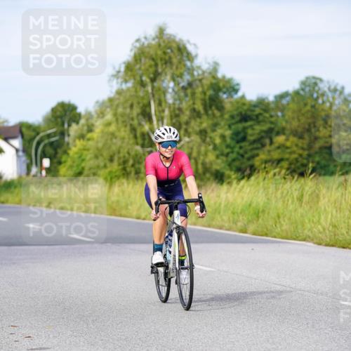 31.08.2025 - Elbe Triathlon Hamburg Michael Burmester http://msf.ph/oto/8674964 31.08.2025 10:17:22 Radfahren 826, 923, 1017 meine-sportfotos.de