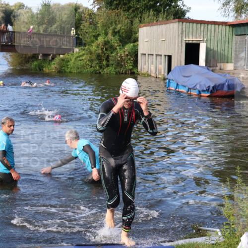 31.08.2025 - Elbe Triathlon Hamburg Luisa Fischer http://msf.ph/oto/8674969 31.08.2025 08:53:15 Schwimmen 551 meine-sportfotos.de