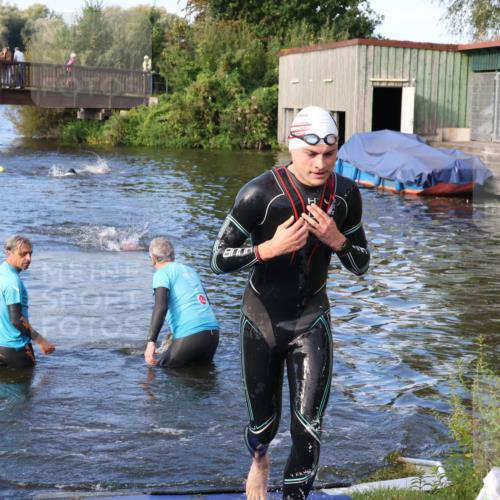 31.08.2025 - Elbe Triathlon Hamburg Luisa Fischer http://msf.ph/oto/8674972 31.08.2025 08:53:16 Schwimmen 551 meine-sportfotos.de