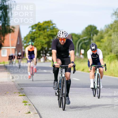 31.08.2025 - Elbe Triathlon Hamburg Michael Burmester http://msf.ph/oto/8674979 31.08.2025 10:17:29 Radfahren 388, 406, 869, 923 meine-sportfotos.de