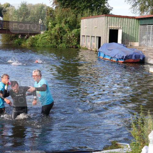 31.08.2025 - Elbe Triathlon Hamburg Luisa Fischer http://msf.ph/oto/8674983 31.08.2025 08:53:25 Schwimmen 455 meine-sportfotos.de