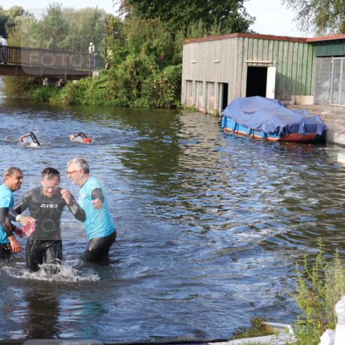 31.08.2025 - Elbe Triathlon Hamburg Luisa Fischer http://msf.ph/oto/8674984 31.08.2025 08:53:25 Schwimmen 455 meine-sportfotos.de