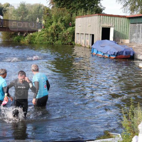 31.08.2025 - Elbe Triathlon Hamburg Luisa Fischer http://msf.ph/oto/8674986 31.08.2025 08:53:25 Schwimmen 455 meine-sportfotos.de