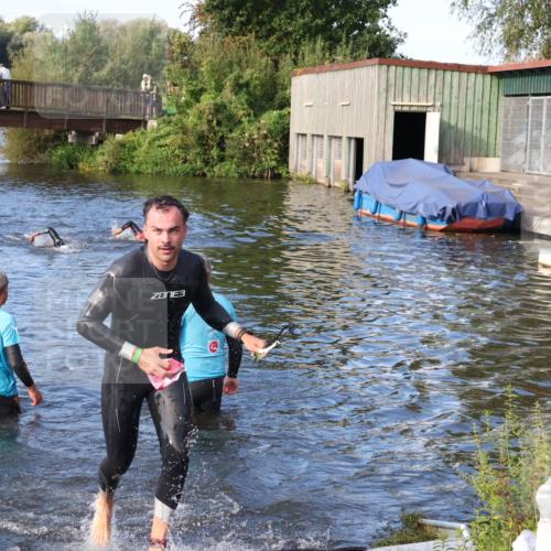 31.08.2025 - Elbe Triathlon Hamburg Luisa Fischer http://msf.ph/oto/8674992 31.08.2025 08:53:27 Schwimmen 455 meine-sportfotos.de