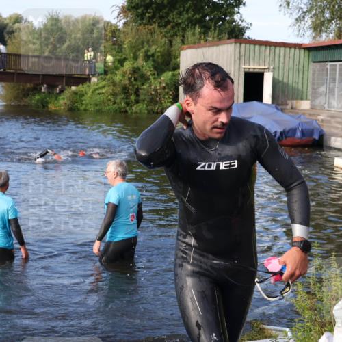 31.08.2025 - Elbe Triathlon Hamburg Luisa Fischer http://msf.ph/oto/8674999 31.08.2025 08:53:28 Schwimmen 455 meine-sportfotos.de