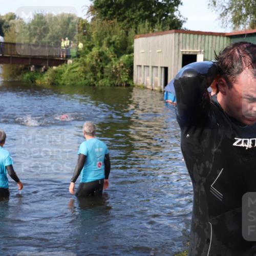 31.08.2025 - Elbe Triathlon Hamburg Luisa Fischer http://msf.ph/oto/8675001 31.08.2025 08:53:28 Schwimmen 455 meine-sportfotos.de