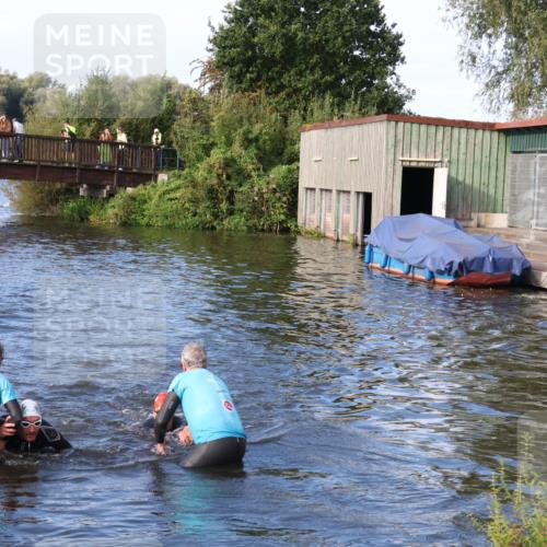 31.08.2025 - Elbe Triathlon Hamburg Luisa Fischer http://msf.ph/oto/8675008 31.08.2025 08:53:40 Schwimmen 467, 554 meine-sportfotos.de