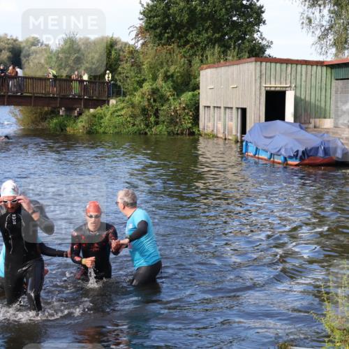 31.08.2025 - Elbe Triathlon Hamburg Luisa Fischer http://msf.ph/oto/8675016 31.08.2025 08:53:42 Schwimmen 467, 554 meine-sportfotos.de