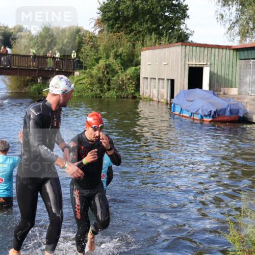 31.08.2025 - Elbe Triathlon Hamburg Luisa Fischer http://msf.ph/oto/8675028 31.08.2025 08:53:44 Schwimmen 467, 554 meine-sportfotos.de