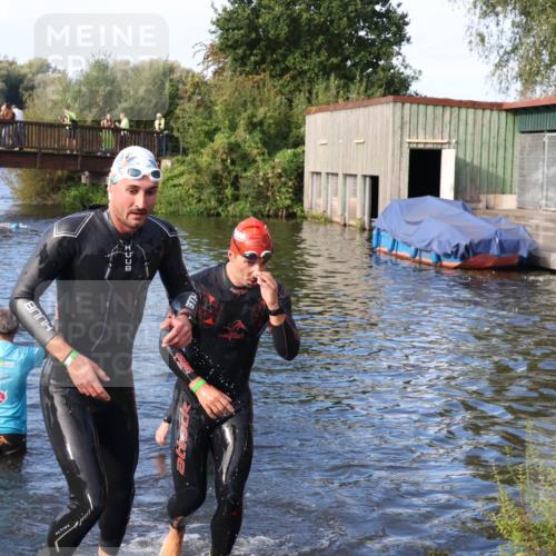 31.08.2025 - Elbe Triathlon Hamburg Luisa Fischer http://msf.ph/oto/8675029 31.08.2025 08:53:45 Schwimmen 467, 554 meine-sportfotos.de