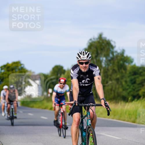 31.08.2025 - Elbe Triathlon Hamburg Michael Burmester http://msf.ph/oto/8675037 31.08.2025 10:17:53 Radfahren 570, 681, 838, 859 meine-sportfotos.de