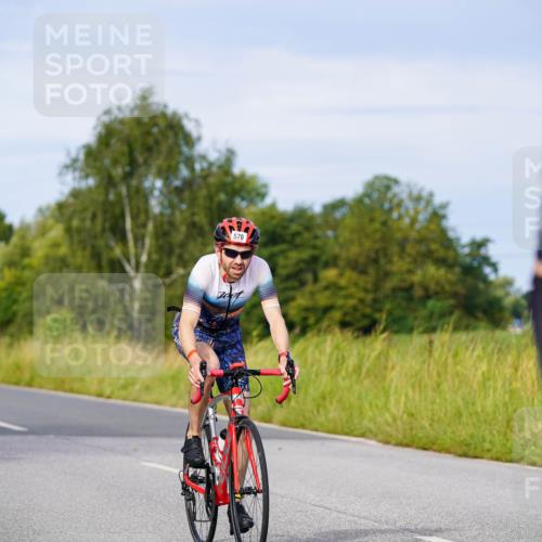31.08.2025 - Elbe Triathlon Hamburg Michael Burmester http://msf.ph/oto/8675040 31.08.2025 10:17:54 Radfahren 570, 681, 838, 859 meine-sportfotos.de