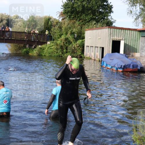 31.08.2025 - Elbe Triathlon Hamburg Luisa Fischer http://msf.ph/oto/8675055 31.08.2025 08:54:01 Schwimmen 379 meine-sportfotos.de
