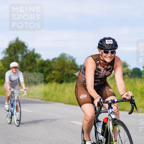 31.08.2025 - Elbe Triathlon Hamburg Michael Burmester http://msf.ph/oto/8675065 31.08.2025 10:17:56 Radfahren 570, 681, 684, 750, 838, 859 meine-sportfotos.de