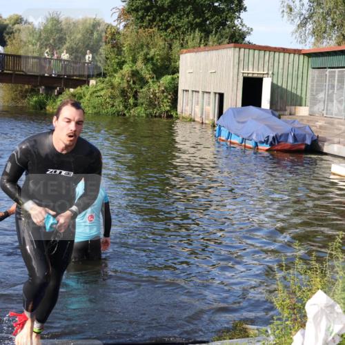 31.08.2025 - Elbe Triathlon Hamburg Luisa Fischer http://msf.ph/oto/8675069 31.08.2025 08:54:22 Schwimmen 543 meine-sportfotos.de