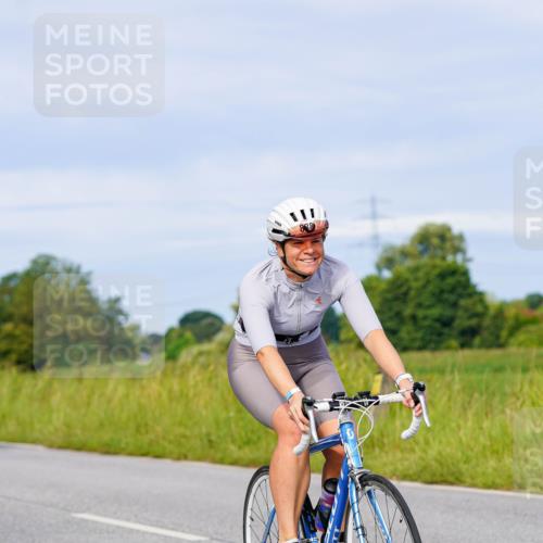 31.08.2025 - Elbe Triathlon Hamburg Michael Burmester http://msf.ph/oto/8675071 31.08.2025 10:17:56 Radfahren 570, 681, 684, 750, 838, 859 meine-sportfotos.de