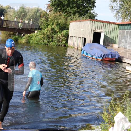 31.08.2025 - Elbe Triathlon Hamburg Luisa Fischer http://msf.ph/oto/8675085 31.08.2025 08:54:37 Schwimmen 535, 539 meine-sportfotos.de
