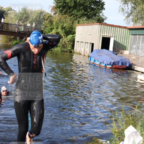 31.08.2025 - Elbe Triathlon Hamburg Luisa Fischer http://msf.ph/oto/8675090 31.08.2025 08:54:38 Schwimmen 535, 539 meine-sportfotos.de