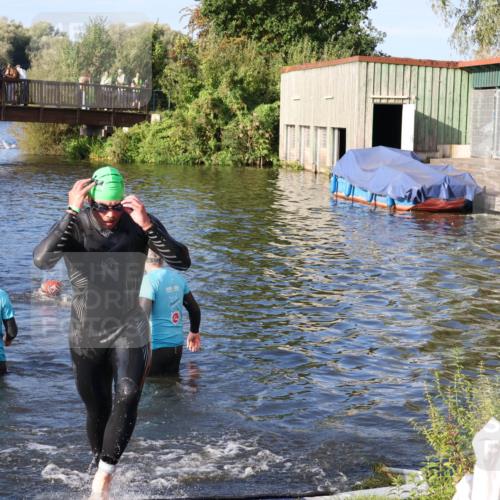 31.08.2025 - Elbe Triathlon Hamburg Luisa Fischer http://msf.ph/oto/8675110 31.08.2025 08:54:49 Schwimmen 506 meine-sportfotos.de