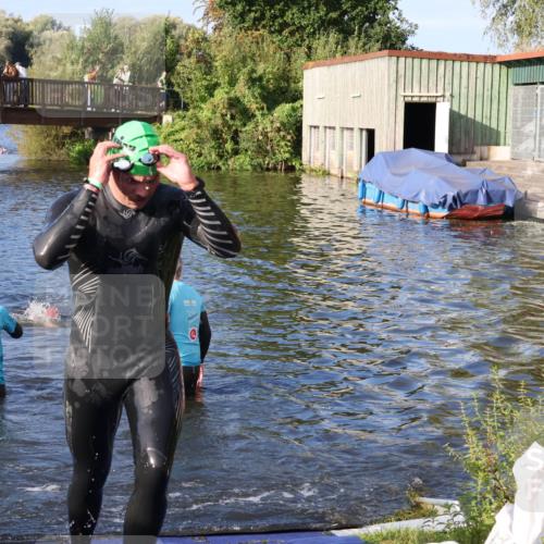 31.08.2025 - Elbe Triathlon Hamburg Luisa Fischer http://msf.ph/oto/8675113 31.08.2025 08:54:50 Schwimmen 506 meine-sportfotos.de
