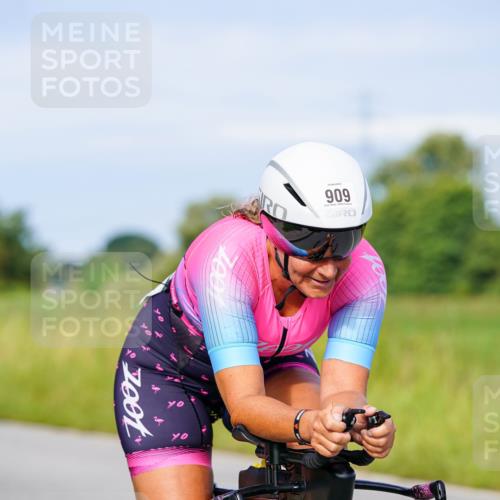 31.08.2025 - Elbe Triathlon Hamburg Michael Burmester http://msf.ph/oto/8675133 31.08.2025 10:18:09 Radfahren 850, 909 meine-sportfotos.de
