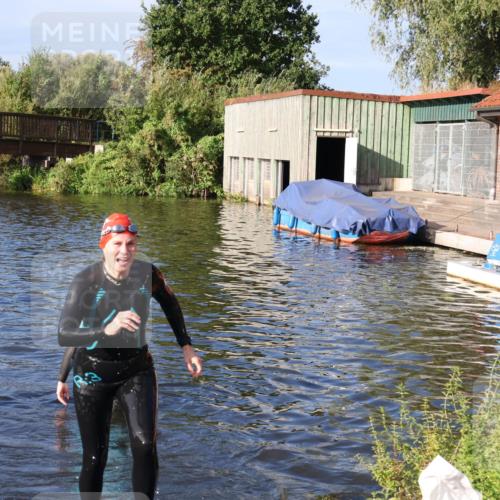 31.08.2025 - Elbe Triathlon Hamburg Luisa Fischer http://msf.ph/oto/8675138 31.08.2025 08:55:02 Schwimmen 288 meine-sportfotos.de