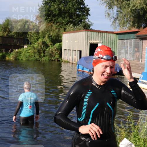31.08.2025 - Elbe Triathlon Hamburg Luisa Fischer http://msf.ph/oto/8675146 31.08.2025 08:55:04 Schwimmen 288 meine-sportfotos.de