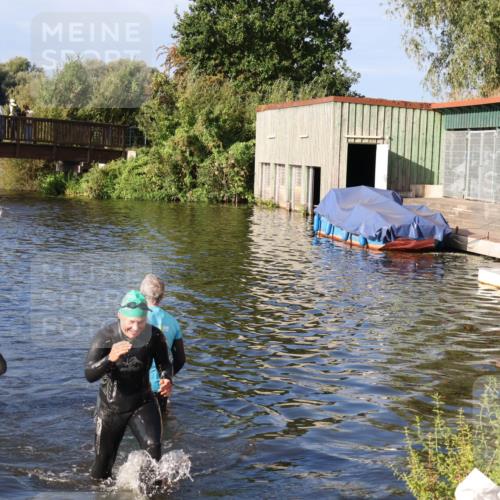 31.08.2025 - Elbe Triathlon Hamburg Luisa Fischer http://msf.ph/oto/8675155 31.08.2025 08:55:25 Schwimmen 302 meine-sportfotos.de