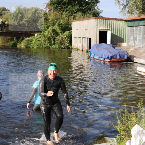 31.08.2025 - Elbe Triathlon Hamburg Luisa Fischer http://msf.ph/oto/8675159 31.08.2025 08:55:26 Schwimmen 302 meine-sportfotos.de