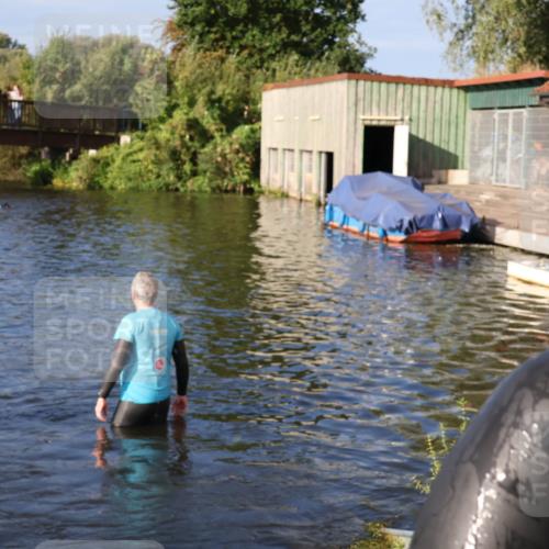 31.08.2025 - Elbe Triathlon Hamburg Luisa Fischer http://msf.ph/oto/8675175 31.08.2025 08:55:29 Schwimmen 302 meine-sportfotos.de