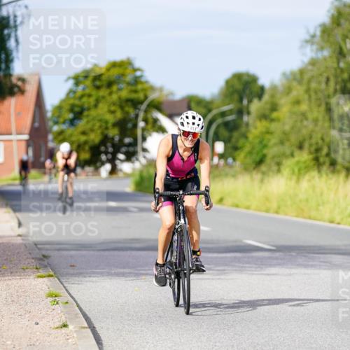 31.08.2025 - Elbe Triathlon Hamburg Michael Burmester http://msf.ph/oto/8675189 31.08.2025 10:18:43 Radfahren 911, 938 meine-sportfotos.de
