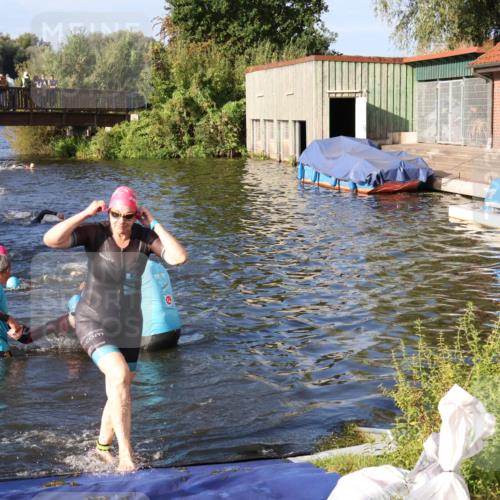 31.08.2025 - Elbe Triathlon Hamburg Luisa Fischer http://msf.ph/oto/8675199 31.08.2025 08:55:56 Schwimmen 304, 450, 468, 549 meine-sportfotos.de