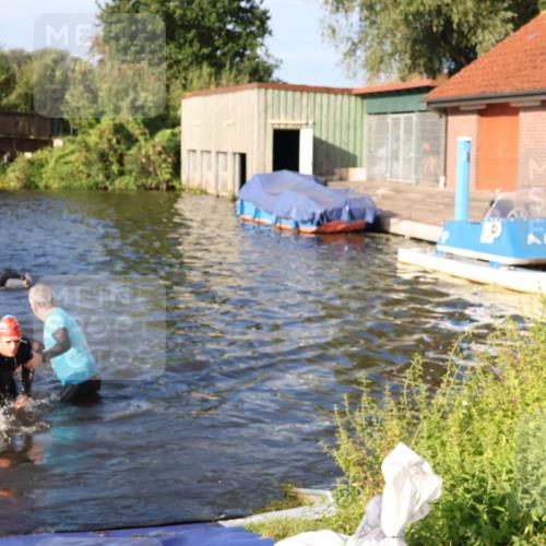 31.08.2025 - Elbe Triathlon Hamburg Luisa Fischer http://msf.ph/oto/8675231 31.08.2025 08:56:02 Schwimmen 441, 450, 468, 540, 549 meine-sportfotos.de
