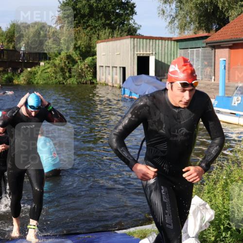 31.08.2025 - Elbe Triathlon Hamburg Luisa Fischer http://msf.ph/oto/8675242 31.08.2025 08:56:06 Schwimmen 441, 450, 476, 540, 549 meine-sportfotos.de