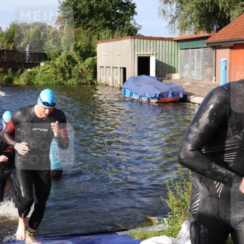 31.08.2025 - Elbe Triathlon Hamburg Luisa Fischer http://msf.ph/oto/8675243 31.08.2025 08:56:07 Schwimmen 441, 450, 476, 540, 549 meine-sportfotos.de